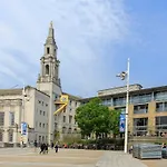 Live In Leeds Millenium Square Apartment