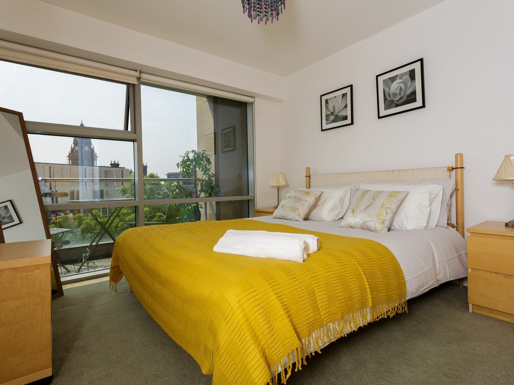 Live In Millenium Square Hotel Leeds (West Yorkshire)